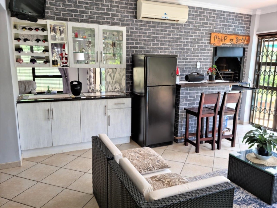 5 Bedroom Property for Sale in Melodie North West
